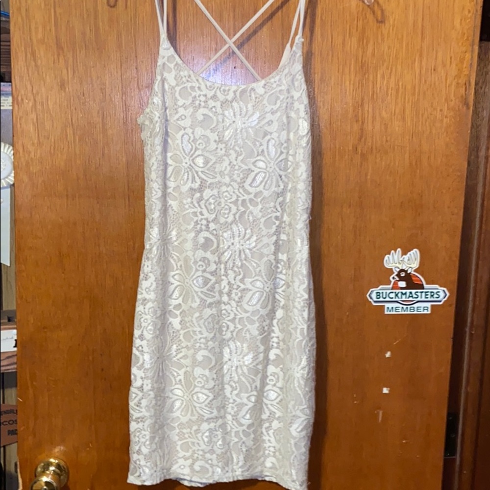 Lace detail cream dress